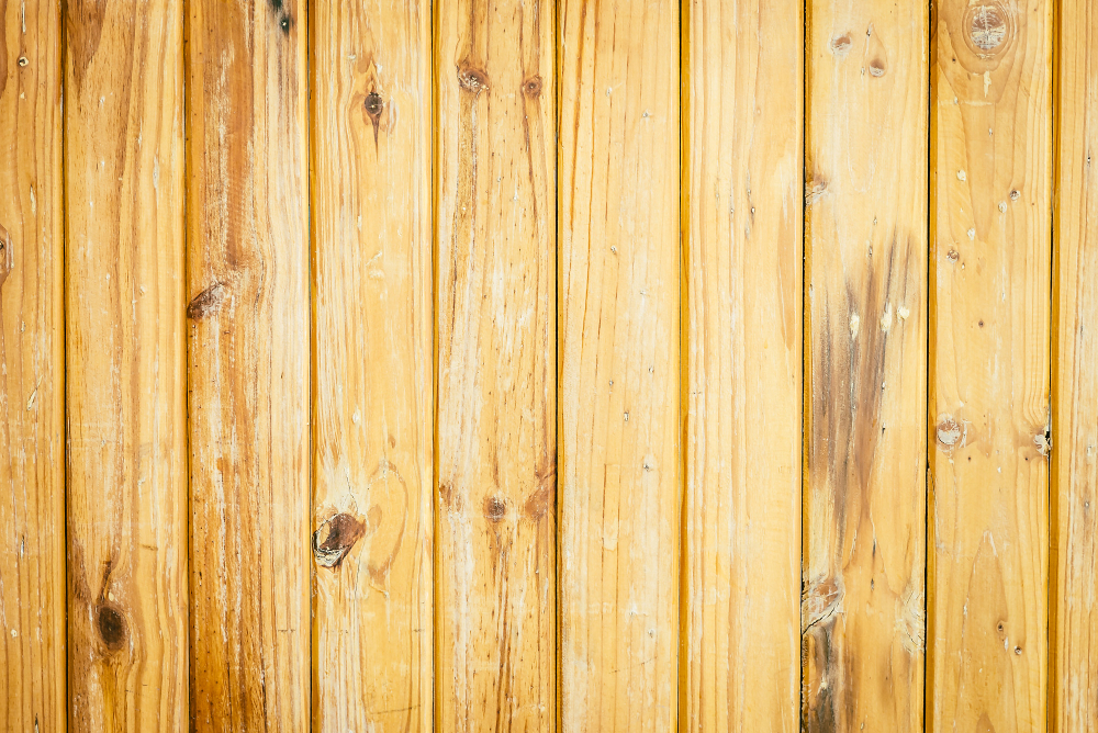 Wood vs. Vinyl Fence: Which is Best for Your Property?