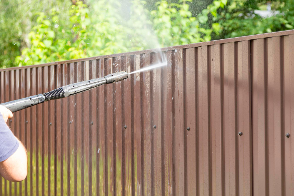 The Ultimate Guide to Cleaning Your Fence