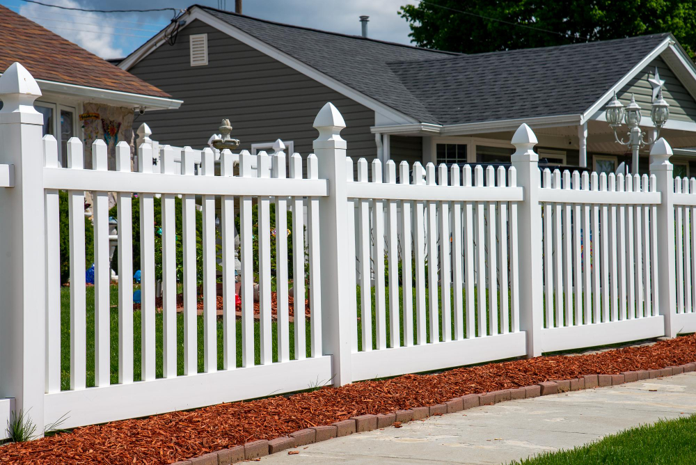 Understanding Florida Fence Requirements and Finding the Best Contractors