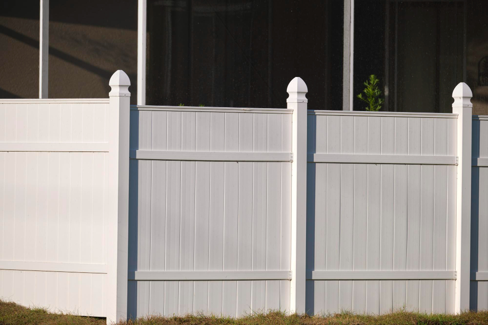 The Ultimate Guide to Cleaning and Maintaining Your Vinyl Fence