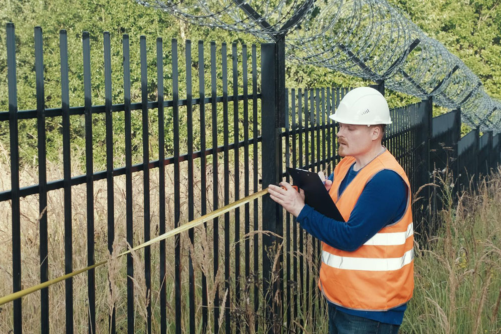 Things to Look for When Hiring Fence Contractors