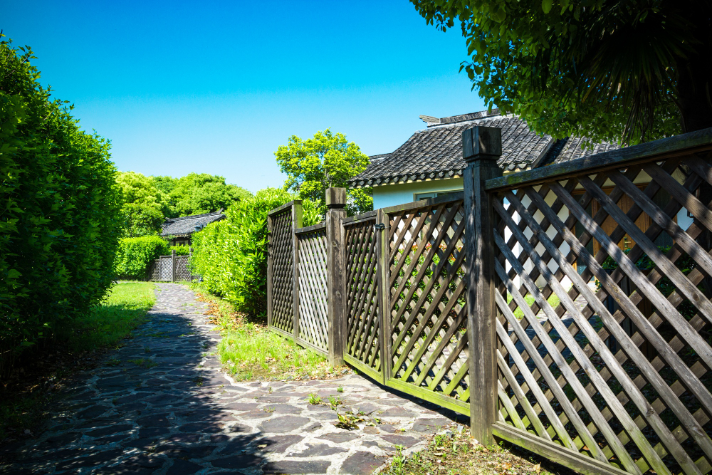 Which Fence Is Right For You? A Comprehensive Guide