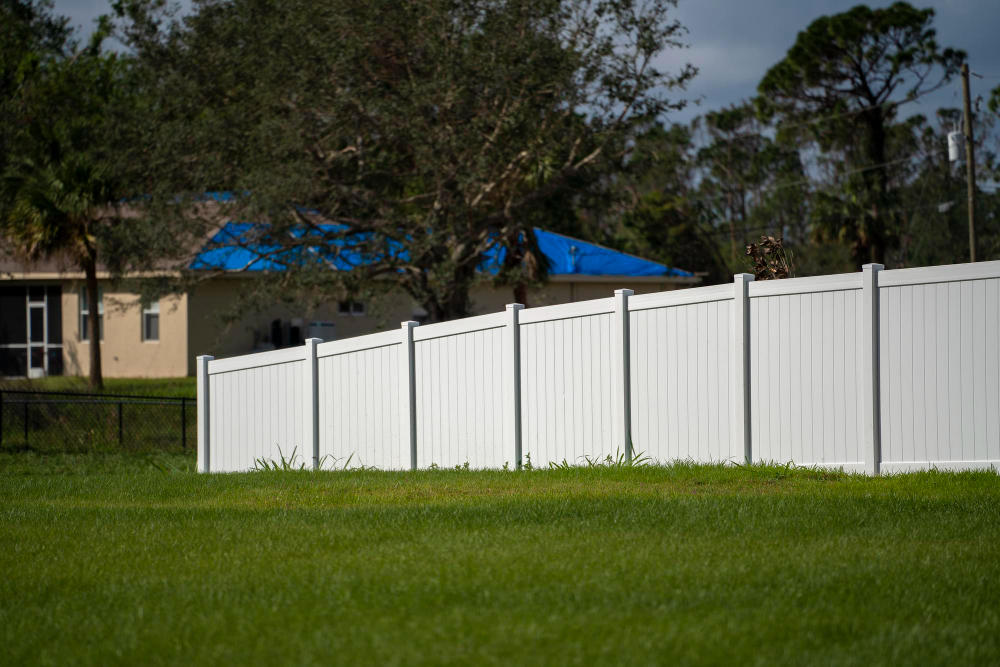 The Advantages of Vinyl Fencing for Your Home