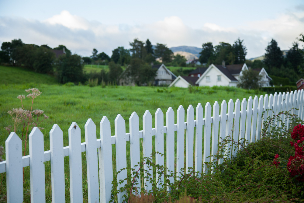 Replacing Your Old Fence? Here’s What You Need to Know