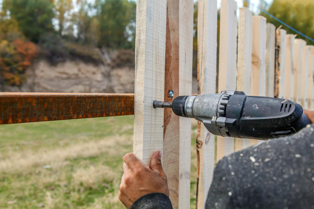 Signs It's Time to Invest in a New Fence