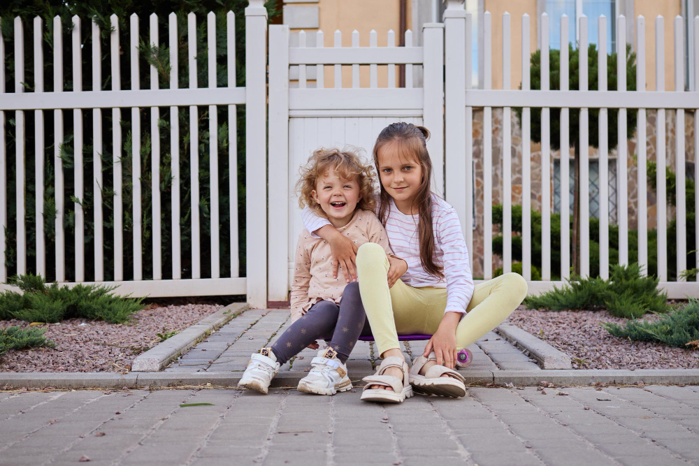 Choosing the Best Fencing Options for Homes With Kids