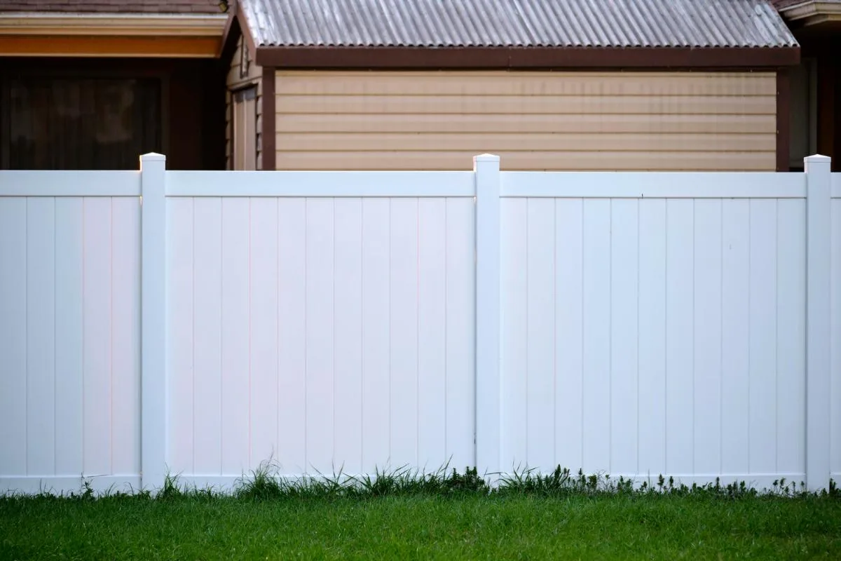 4 Popular Styles for Wooden Privacy Fences