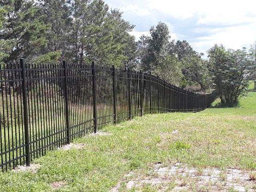 Aluminum fence as a property boundary