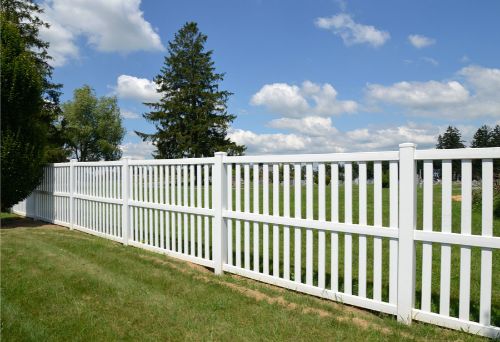 Vinyl Fence around the yard