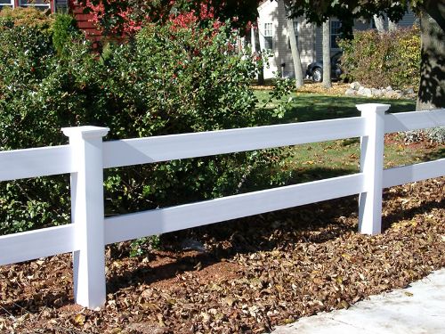 Split rail vinyl fence