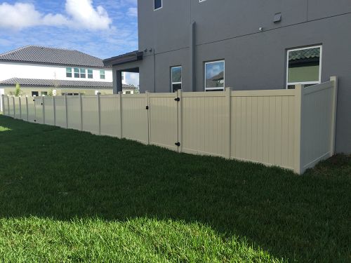 Vinyl privacy fence