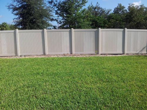 Vinyl privacy fence