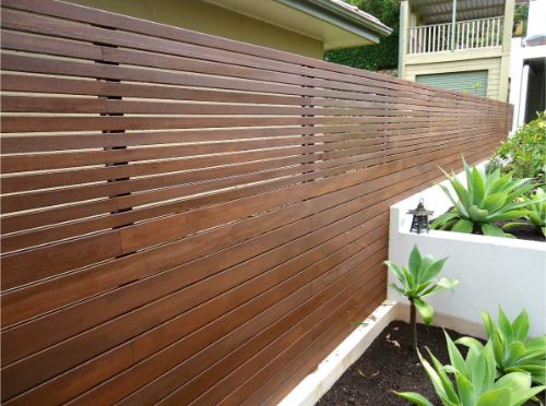 Horizontal wood fence